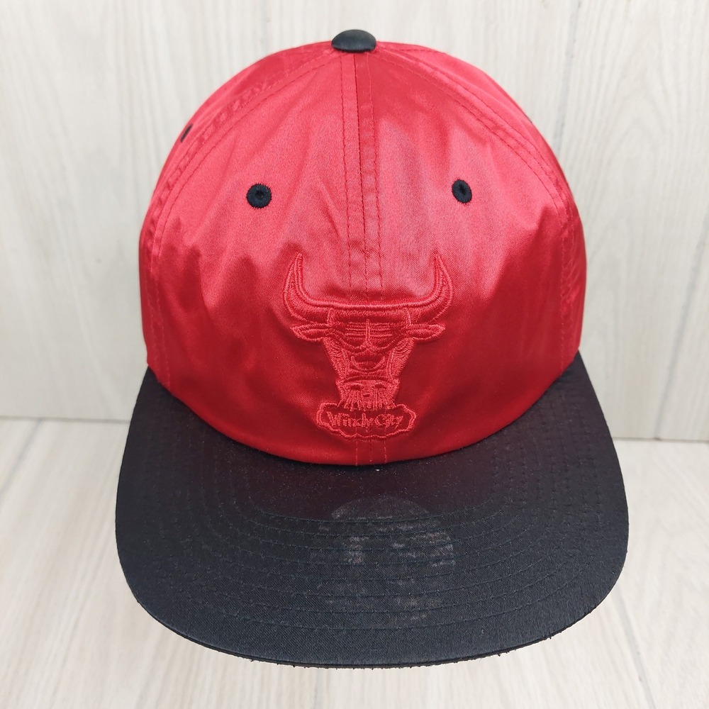 Mitchell Ness‎ Chicago Bulls Windy City Snapback Hat Satin Red Black NBA